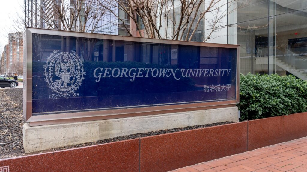 پس از گزارش MEF ، آکادمیک وابسته به حماس Georgetown Academic با اخراج