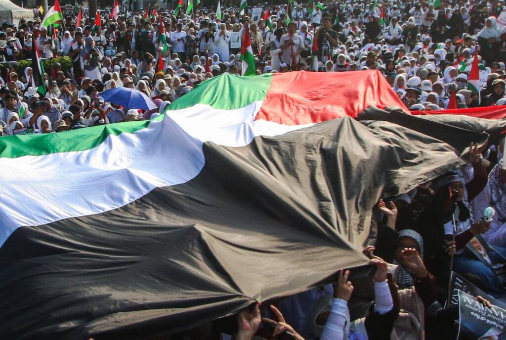 اندونزی نمی تواند در حالی که با BlackRock – Middle Monitor – Middle Monitor