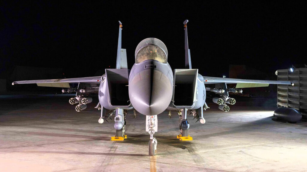 F-15E مسلح به هواپیماهای بدون سرنشین کشته شدن موشک های هدایت شده با لیزر در خاورمیانه ظاهر می شود