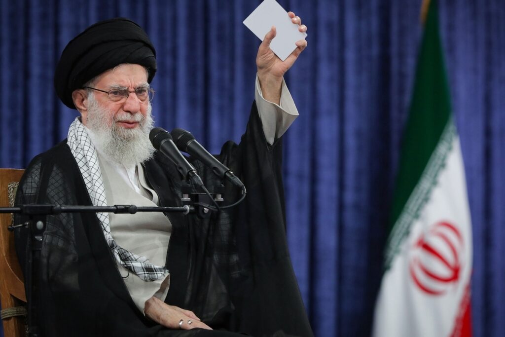 خامنه ای پیشنهاد ایالات متحده در مورد مسئله هسته ای – مانیتور خاورمیانه را رد می کند