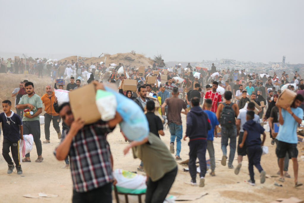 اقتدار فلسطین ارتباط با شبه نظامیان مسلح غارت کمک غزه – مانیتور خاورمیانه را انکار می کند