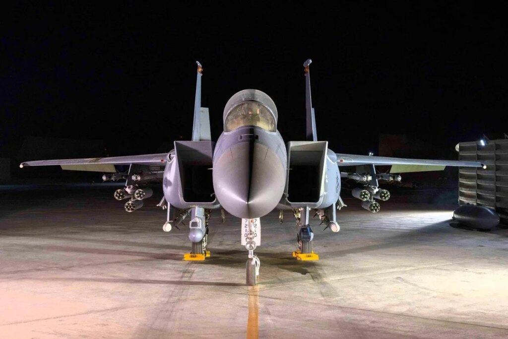 نیروی هوایی ایالات متحده در حال تجهیز F-15 های مستقر خود در خاورمیانه با موشک های با هدایت لیزر برای مقابله با هواپیماهای بدون سرنشین است