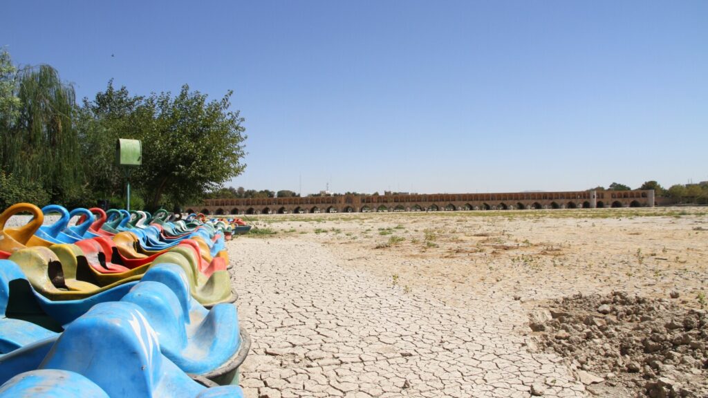 “مافیای آب” واقعی است – و آن را خشک می کند