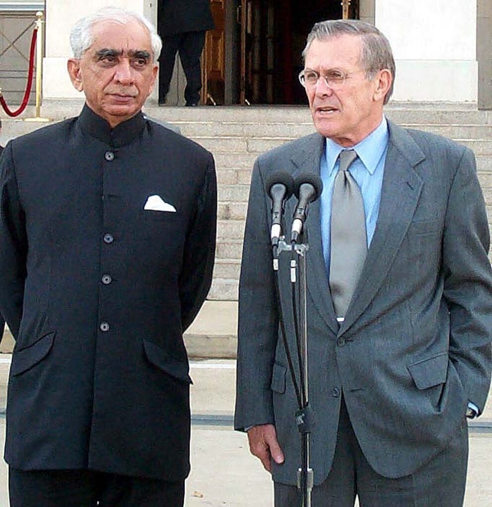 DVIDS – News – Rumsfeld در اولین سفر خاورمیانه عزیمت می کند