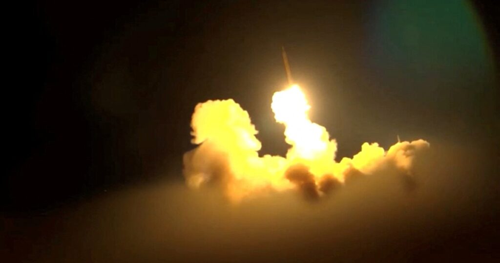 خط مقدم: بازسازی خاورمیانه: اسرائیل در مقابل ایران