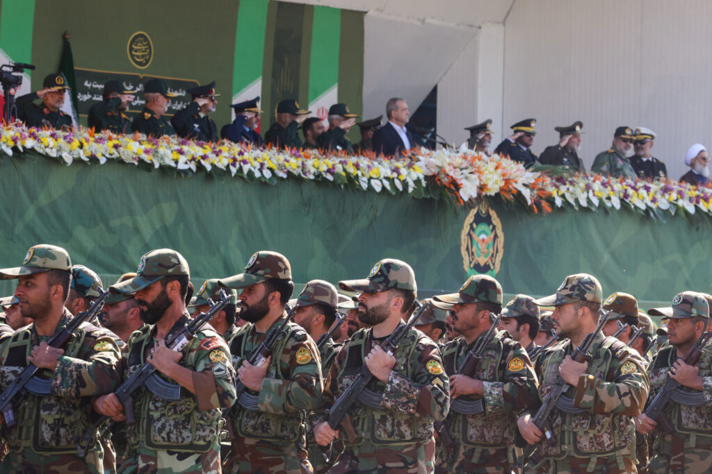 ایران ما را با پاسخ “خردکننده” تهدید می کند