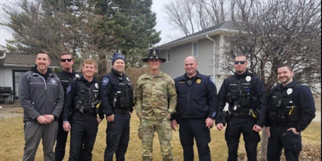 عضو گارد آیووا از استقرار در خاورمیانه به خانه بازگشت