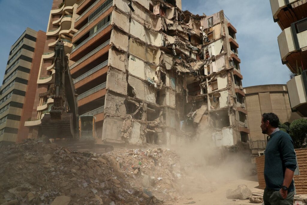 آخرین جنگ ایران و آمریکا: چین به تهران می‌گوید تنگه هرمز را باز کند، زیرا لبنان ادعای ترامپ درباره مذاکرات اسرائیل را زیر سوال می‌برد.