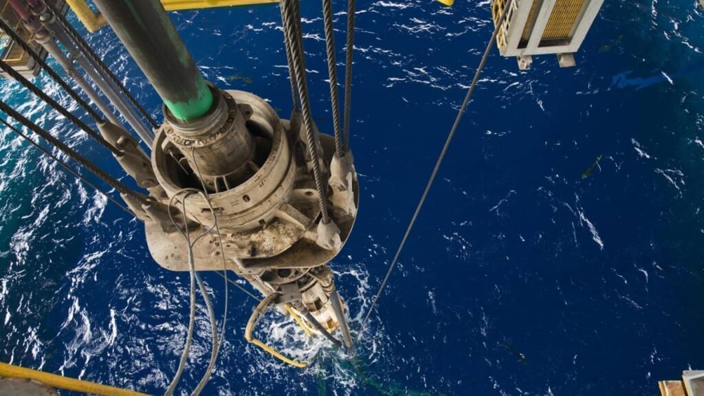 قیمت نفت خاورمیانه تحت فشار در حال کاهش است