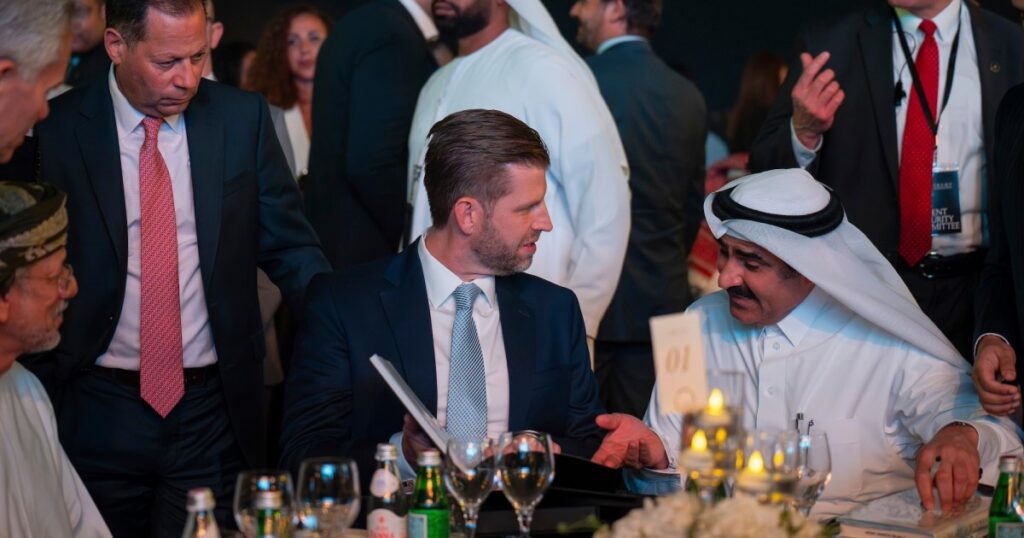 ترامپ 28 میلیون دلار از معاملات تجاری خاورمیانه به دست آورد. سپس او جنگ را آغاز کرد. – مادر جونز