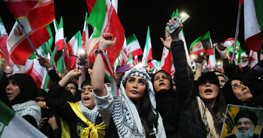 آمریکا خروج از ناتو را بررسی می کند ایران درخواست آتش بس را رد می کند