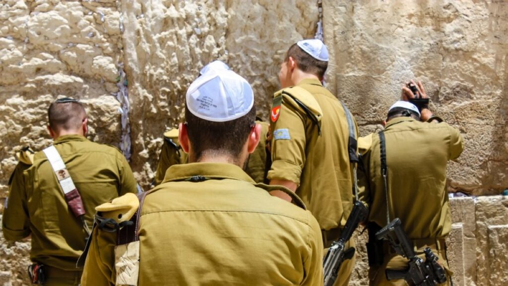 چه کسی از قرائت ایدئولوژیک تنخ در شرق میانه سود می برد؟