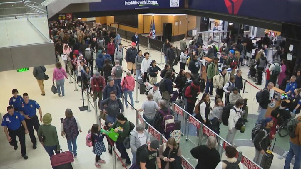 قیمت بلیت هواپیما افزایش می یابد زیرا درگیری در خاورمیانه باعث افزایش هزینه سوخت می شود