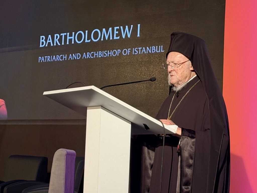 پدرسالار جهانی: باشد که صلح در خاورمیانه و اوکراین حاکم شود