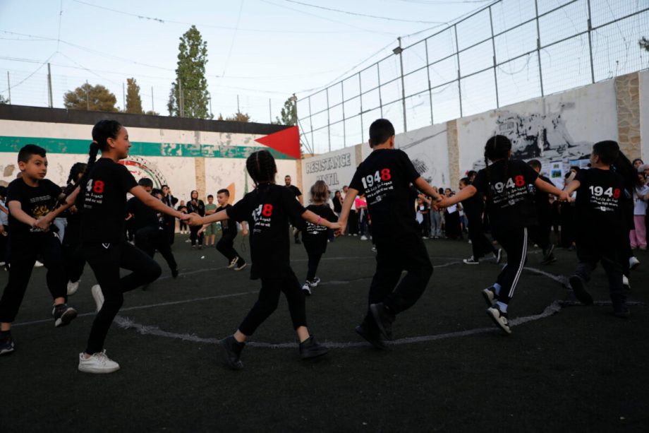 فلسطینیها هفتاد و هشتمین سالگرد نکبت را در بحبوحه جنگ و آوارگی ادامه میدهند – میدل ایست مانیتور فلسطینیها هفتاد و هشتمین سالگرد نکبت را در بحبوحه جنگ و آوارگی ادامه میدهند – میدل ایست مانیتور