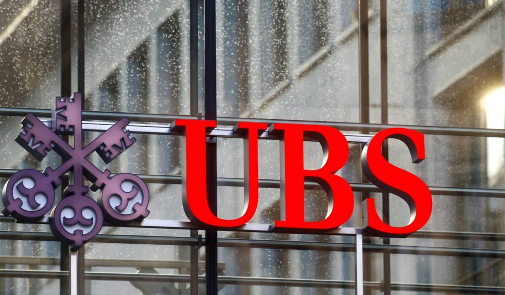 بلومبرگ گزارش می دهد که UBS صدها شغل را در سراسر اروپا، خاورمیانه و آفریقا کاهش می دهد